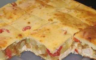 Открытый пирог с курицей и картофелем под сырной корочкой