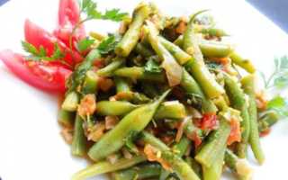 Салат из стручковой фасоли с курицей и помидорами